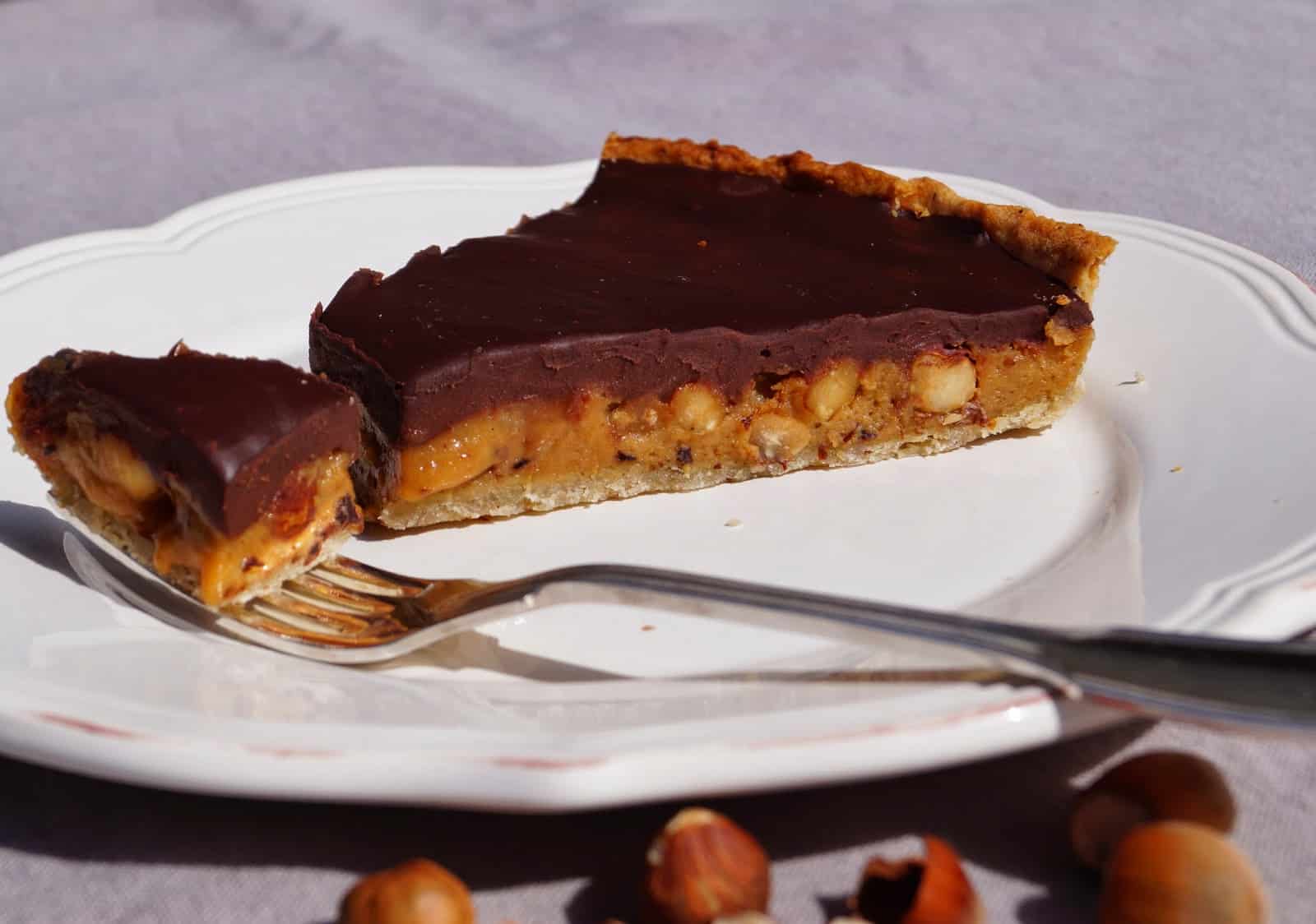 Tarte caramel-noisettes-chocolat