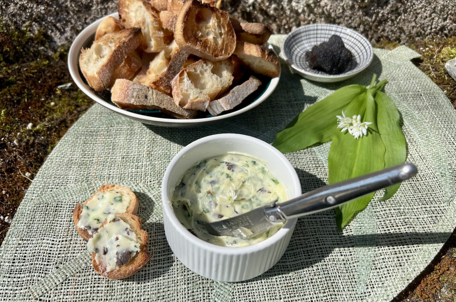 Beurre à l'ail des ours et à la truffe