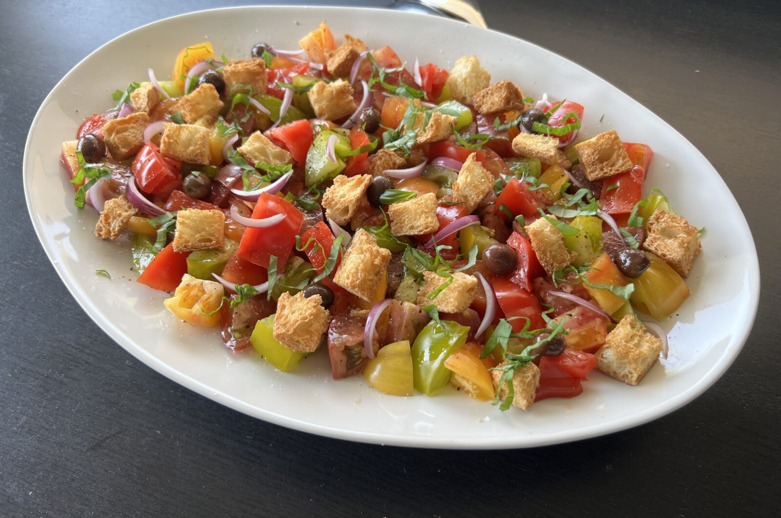 Salade de tomates façon panzanella